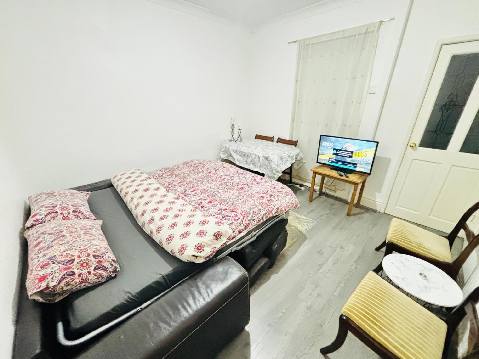 Entire 3 Bedroom House- Free Parking Liverpool Kültér fotó